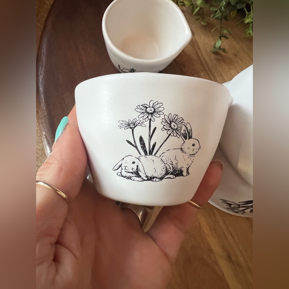 Rae Dunn Artisan Collection 2024 Blue Bunny Sketch Easter Measuring Cups - Picture 4 of 13